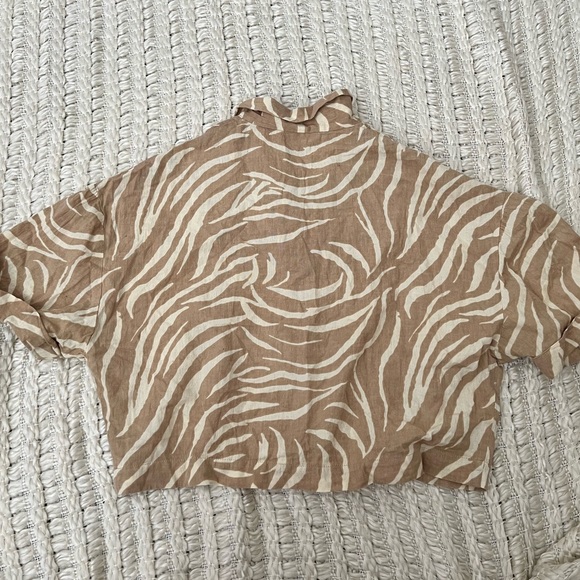 🦓ASOS cropped zebra print button up🦓 - Picture 5 of 5
